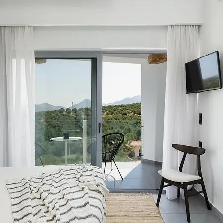 Chara Sensory Luxury With Heated Pool & Gym, By Thinkvilla Villa Pánormos