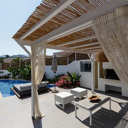 Villa Chara Sensory Luxury With Heated Pool & Gym, By Thinkvilla Pánormos