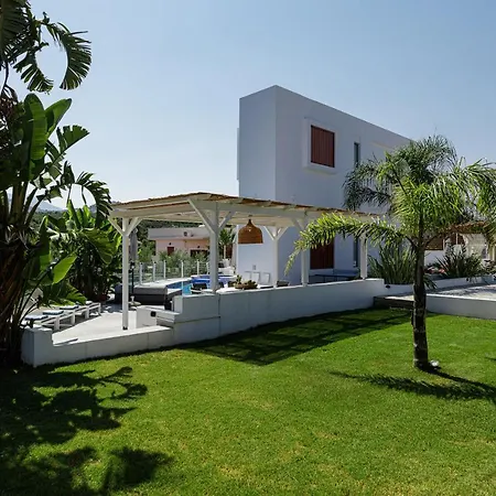 Chara Sensory Luxury With Heated Pool & Gym, By Thinkvilla Pánormos